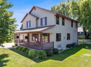 3823 Falcon Ridge Dr, Janesville, WI 53548