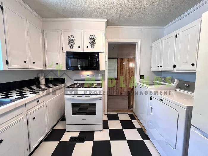 3836 Davies Dr — Photo 11