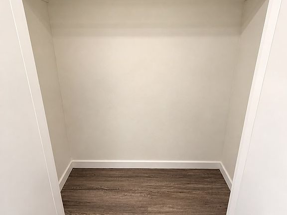 4th image of 39 16th Ave #0