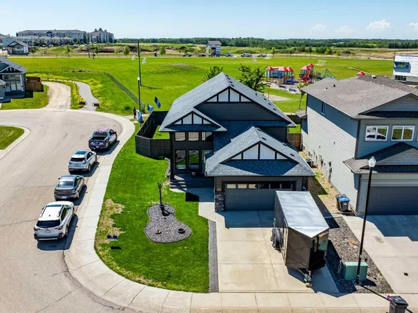 35 Bowman Cir, Sylvan Lake, AB T4S 0H9