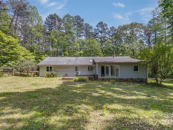 4th image of 231 Stockwood Ln