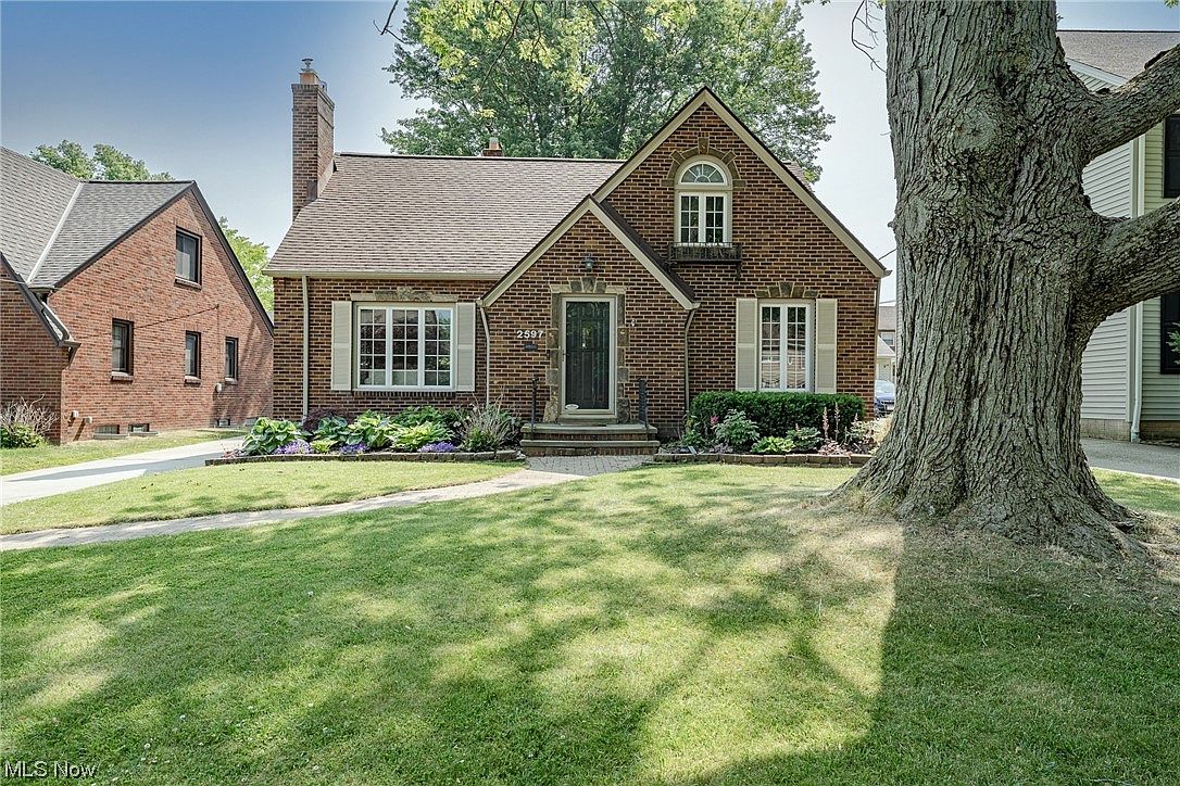 2597 Hampton Rd, Rocky River, OH 44116 Zillow