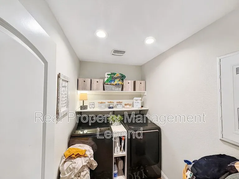 417 Cooper St — Photo 14