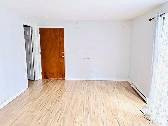 5th image of 392A Great Rd APT 304