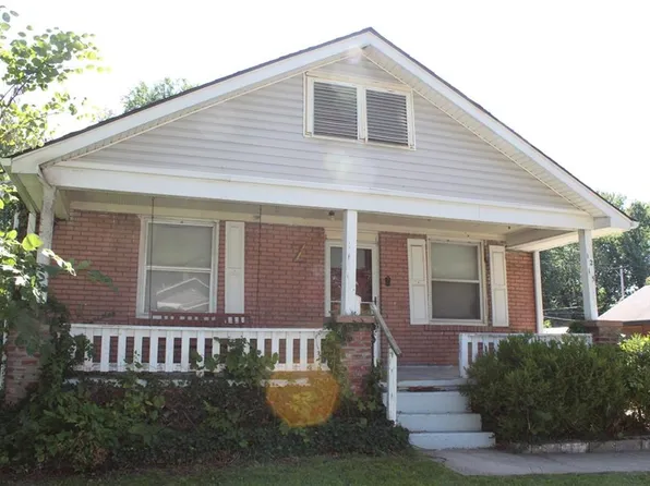 1215 S Cedar Ave, Independence, MO 64052