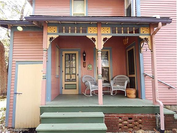 3rd image of 295 College St