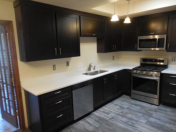 3rd image of 725 Villa Flores Dr