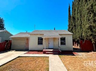 47 Garden Dr, Bakersfield, CA 93307
