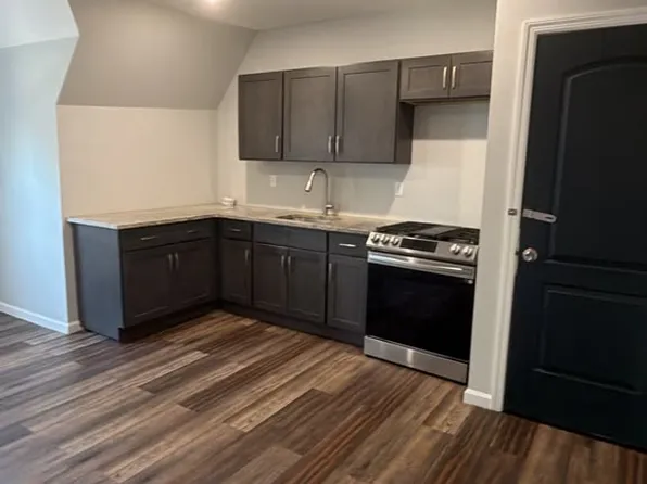 226 S 7th St #3, Newark, NJ 07103