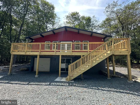 1456 Waterfront Dr, Tobyhanna, PA 18466