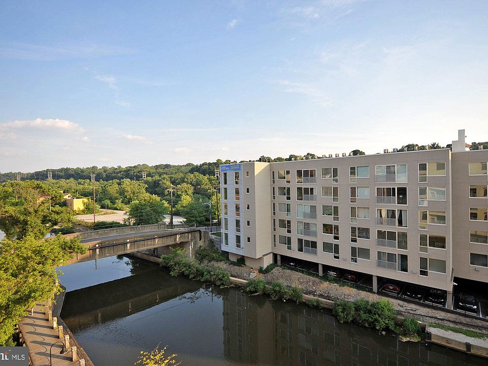 1st image of 2 Leverington Ave #51