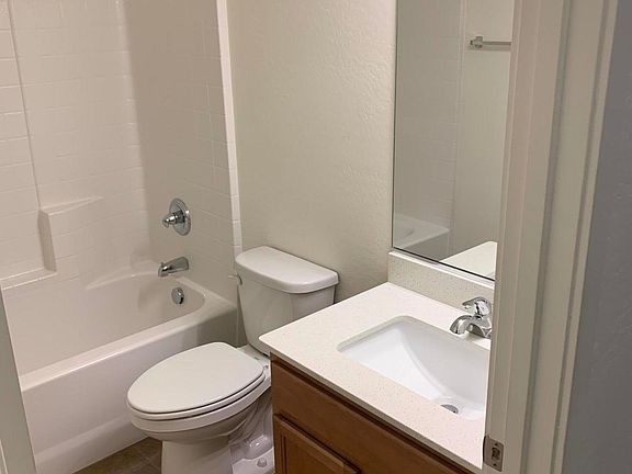 3rd image of 1705 Mariposa Dr