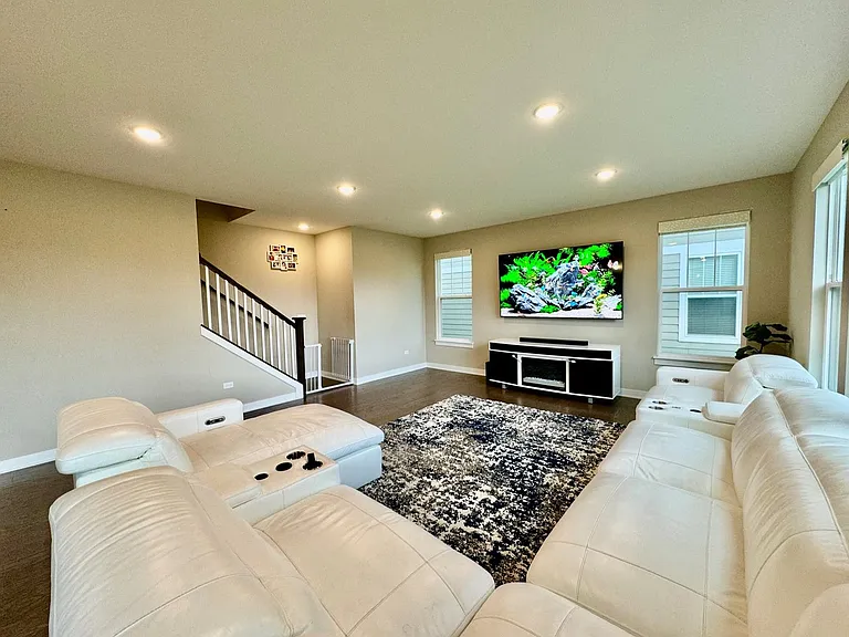 233 Farmstead Ct — Photo 12
