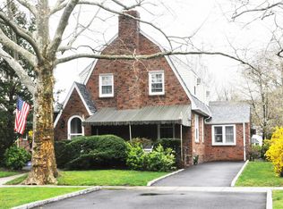 10 Jefferson St, Garden City, NY 11530