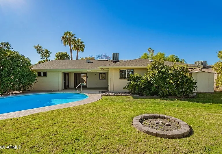 650 E Malibu Dr — Photo 4
