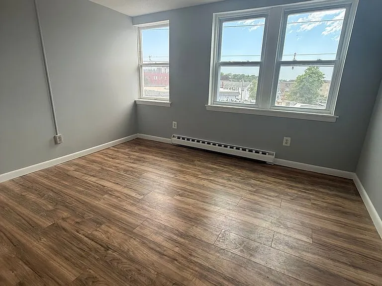 21-23 W Main St — Photo 2