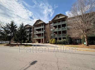 9 Kenilworth Knl #202, Asheville, NC 28805