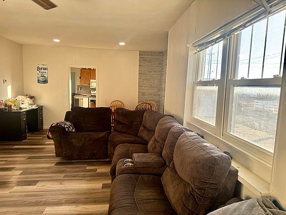 3rd image of 213 E 3rd St