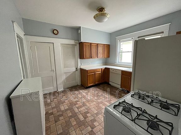 4th image of 830 Jay St Floor 2