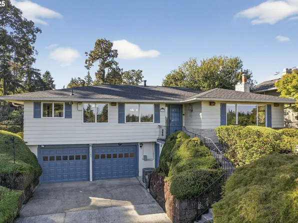 17485 Monticello Dr, Gladstone, OR 97027