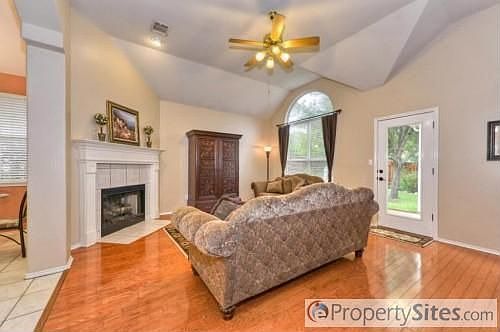 3rd image of 8201 Montoya Cir