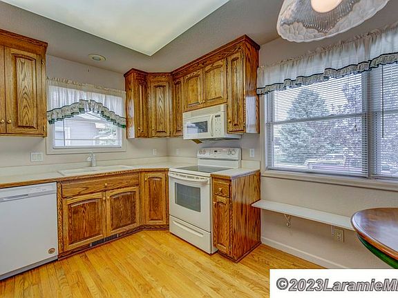 4th image of 2814 Leslie Ct