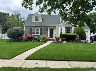315 Maryland Avenue, Freeport, NY 11520