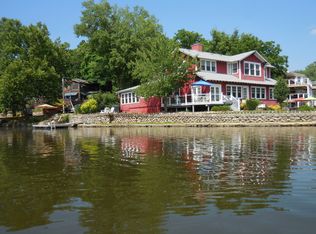 808 Lake Forest Dr, Bonner Springs, KS 66012