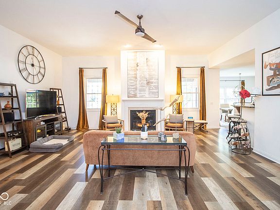 5th image of 7072 English Oak Dr