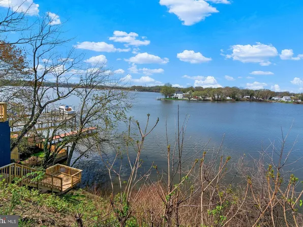 54 Wagners Ln, Baltimore, MD 21221