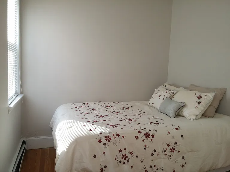 1000 Memorial Dr #2R — Photo 12