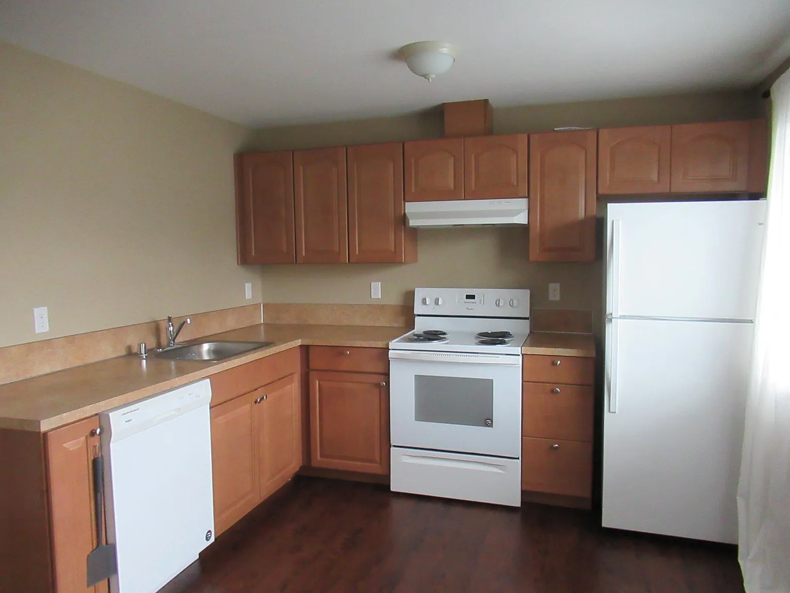 2 bed, $1,695 — Photo 2