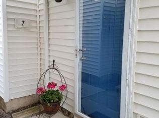 7 Almond Dr, Somerset, NJ 08873