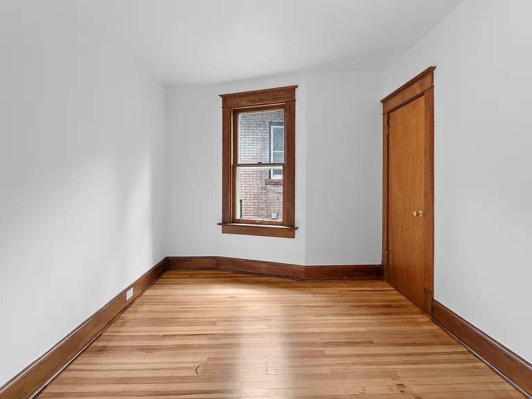 127 S Pearl St — Photo 32
