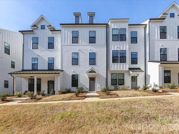 647 District Ct, Fort Mill, SC 29708