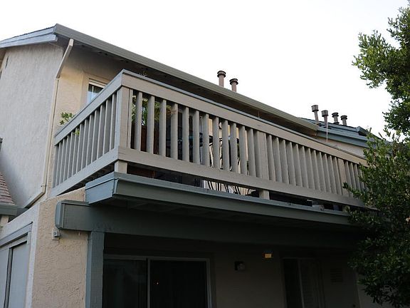2nd image of 988 Summerplace Dr