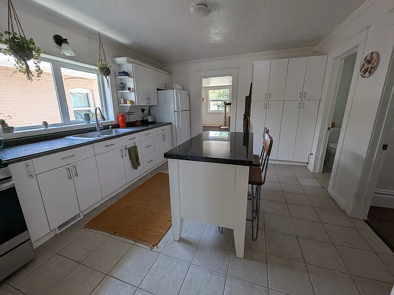 129 W Paxton Ave — Photo 3