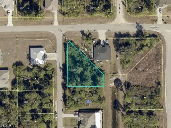 439 Loretta Ave S, Lehigh Acres, FL 33974