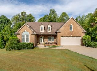 47 Park View Dr, Cleveland, GA 30528