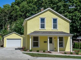 808 S 5th Ave, St Charles, IL 60174