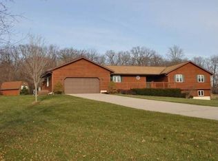 711 Chelsea Ct, Freeport, IL 61032