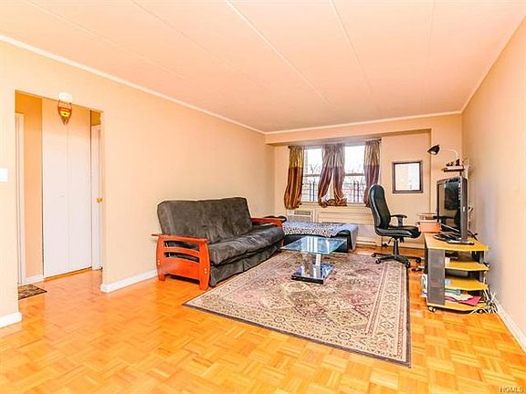 2nd image of 11 Park Ave APT 4W
