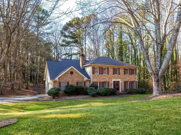 1594 Howell Highlands Dr, Stone Mountain, GA 30087