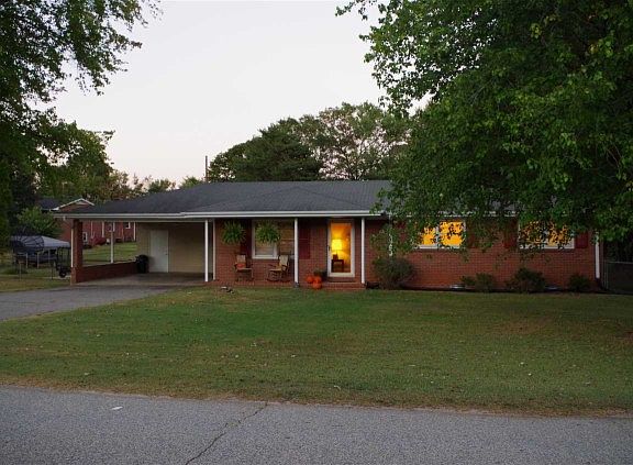 3rd image of 181 Barbado Ln