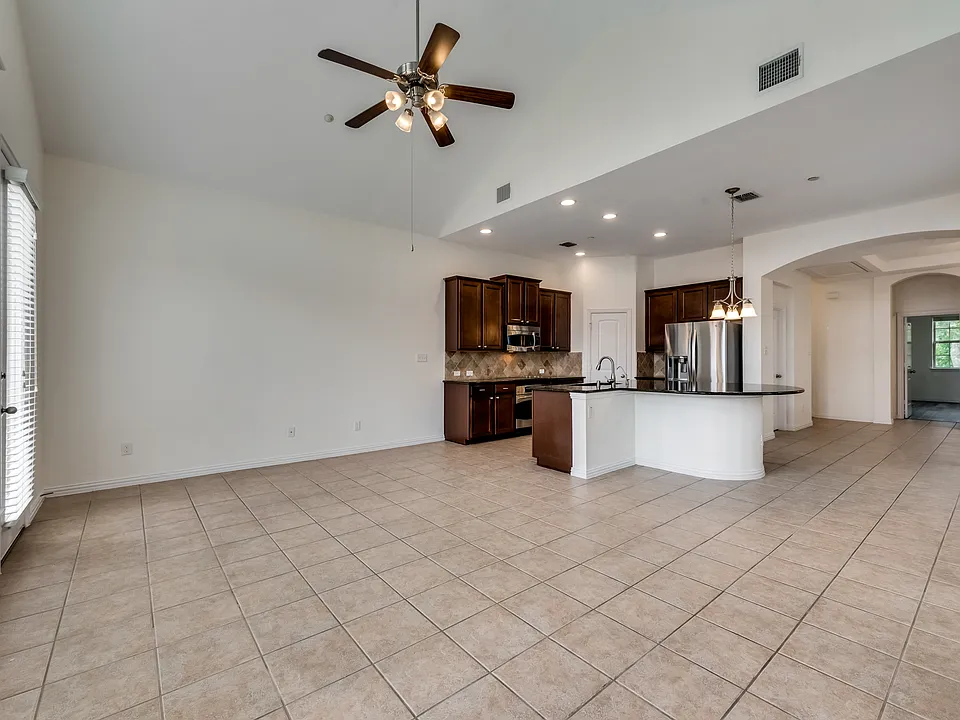 1930 Loma Alta Dr