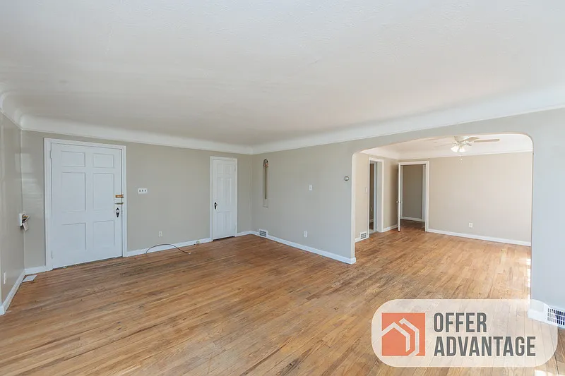2 bed, 1.0 bath, $1,200 — Photo 3