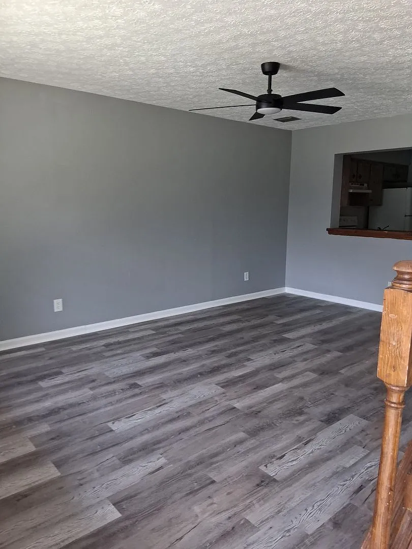 2 Bed/ 2.5 Bath Townhome in Candlelight $1450 — Photo 3