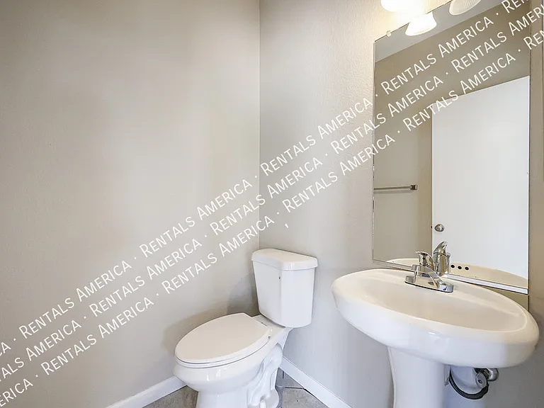 3825 S 60th Dr — Photo 11