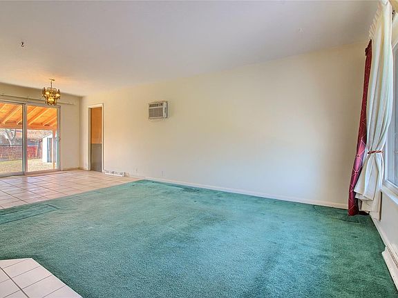 5th image of 3328 W Aksarben Ave