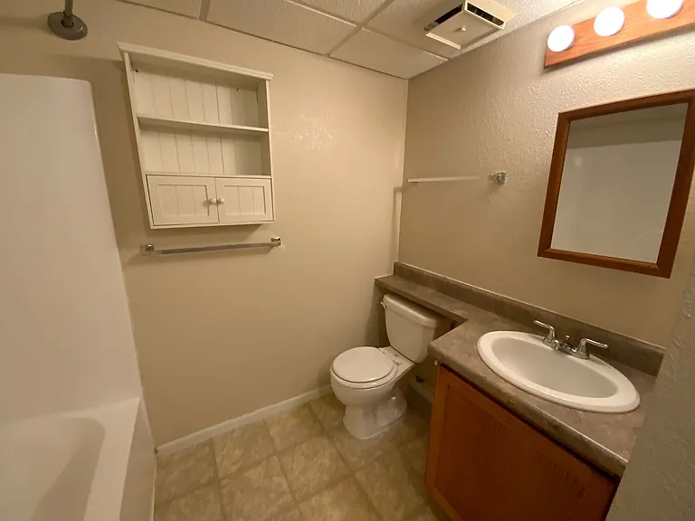 1605 Steamboat Ln — Photo 58